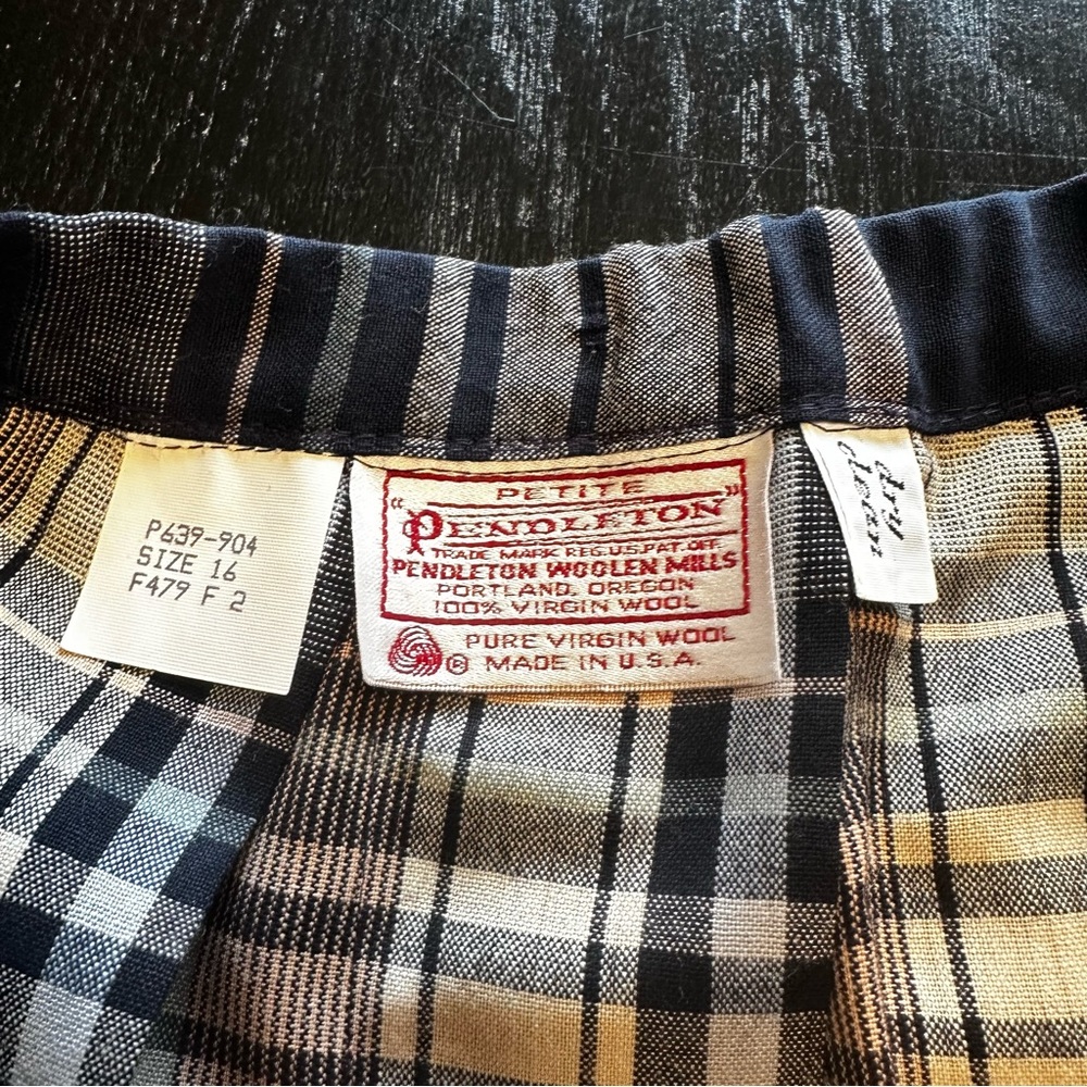Vintage Pendleton Size 12 Black Brown Plaid Fall Designer 100% Virgin Wool - Picture 6 of 9